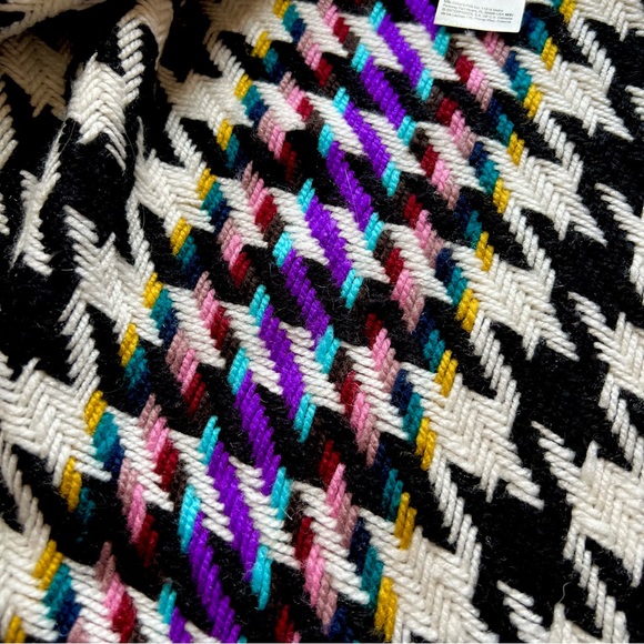⭐️ Chico’s One Size Fits All Multicolor Houndstooth Poncho Wrap STUNNING - Picture 11 of 13